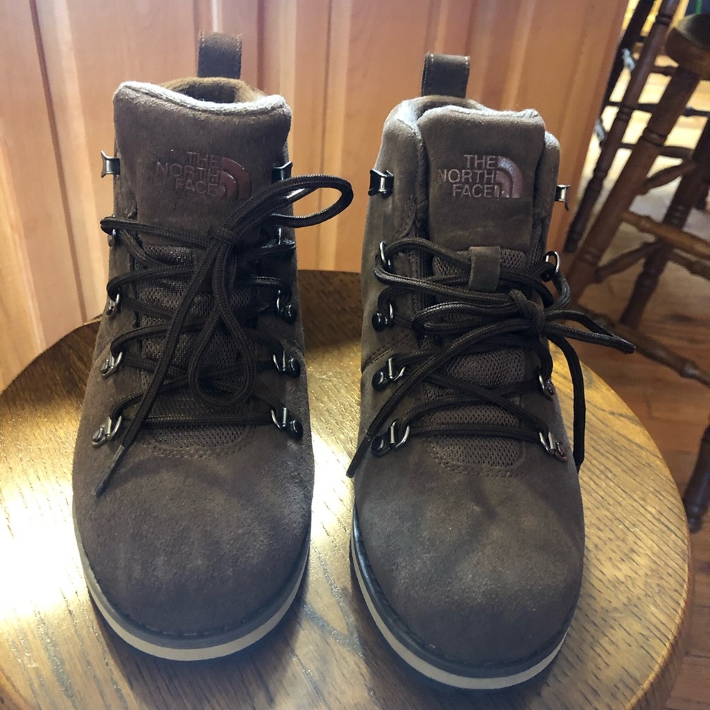 North Face Boots  - Like New - Boys size 4